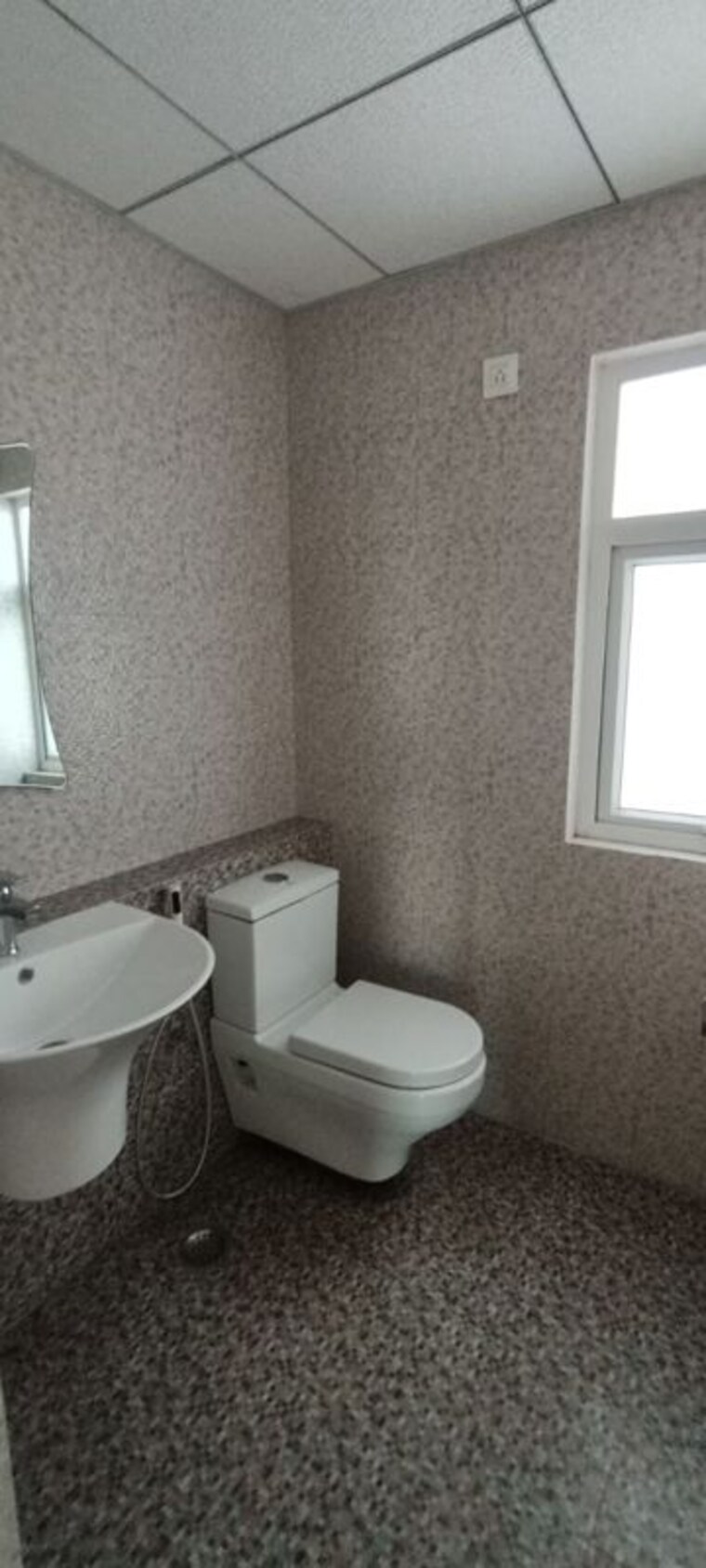 Bathroom, shree-vardhman-victoria 2 Bedroom 1350 Sq.Ft. Apartment In Sector 70 Gurgaon 10690315