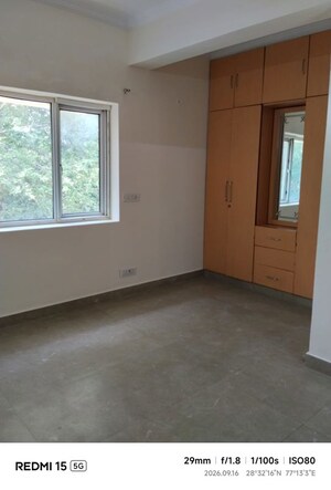 Room in 3.5 BHK Independent House at Sheikh Sarai – for Rent