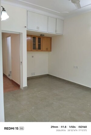 Room in 3.5 BHK Independent House at Sheikh Sarai – for Rent