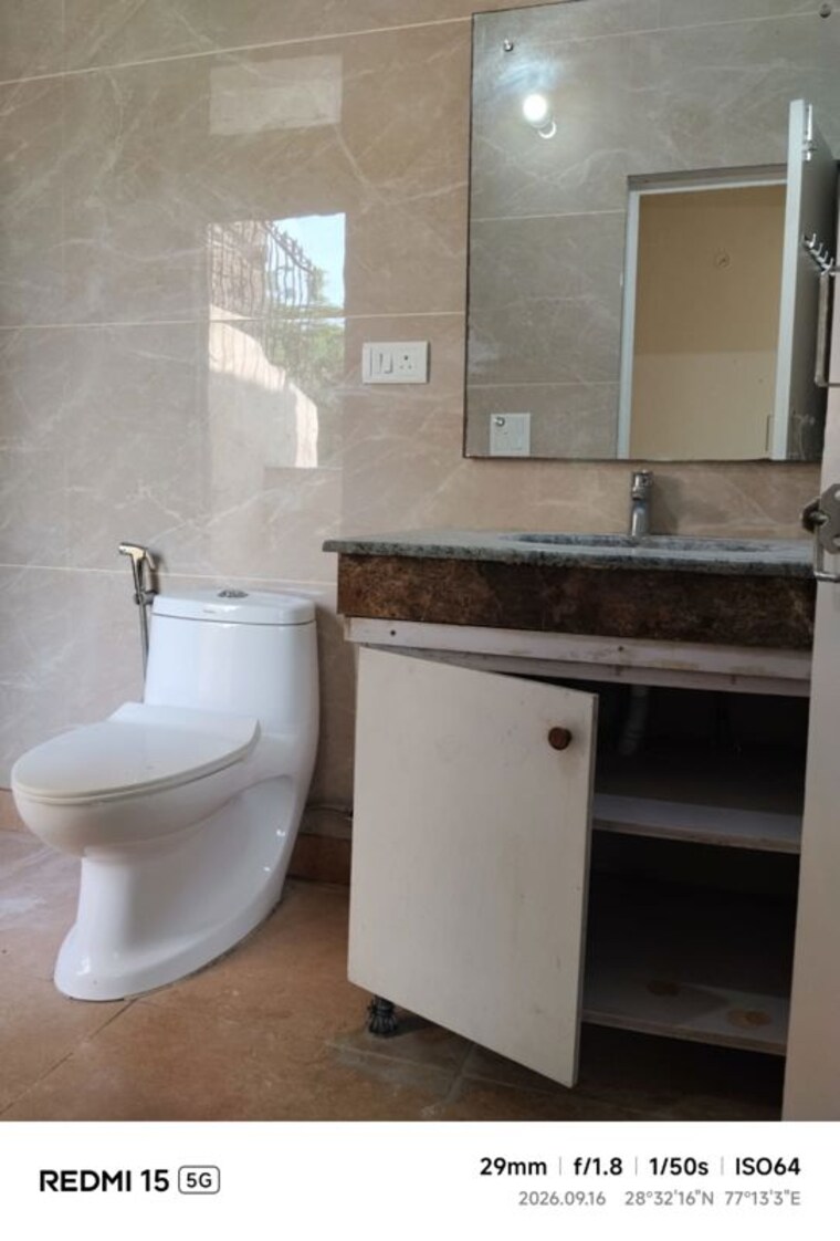 Bathroom, sheikh sarai 3.5 Bedroom 2000 Sq.Ft. Independent House In Sheikh Sarai Delhi 10690329