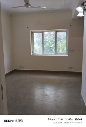 Room in 3.5 BHK Independent House at Sheikh Sarai – for Rent