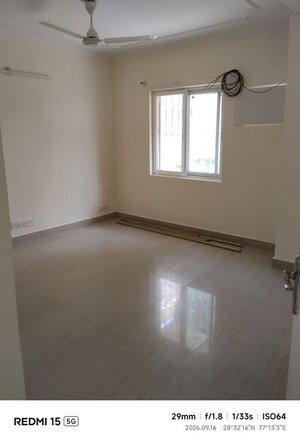Room in 3.5 BHK Independent House at Sheikh Sarai – for Rent