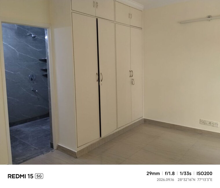 Room, sheikh sarai 3.5 Bedroom 2000 Sq.Ft. Independent House In Sheikh Sarai Delhi 10690329
