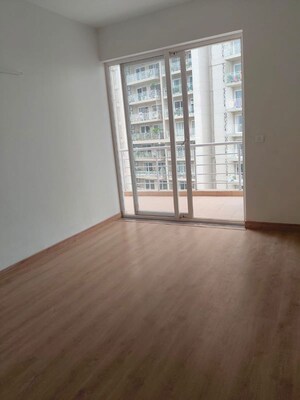 Room in 3 BHK Apartment at Capital Residency 360, Sector 70a – for Sale