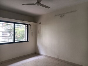 Room in 2 BHK Apartment at Pooja Sankul Apartment, Aundh – for Rent
