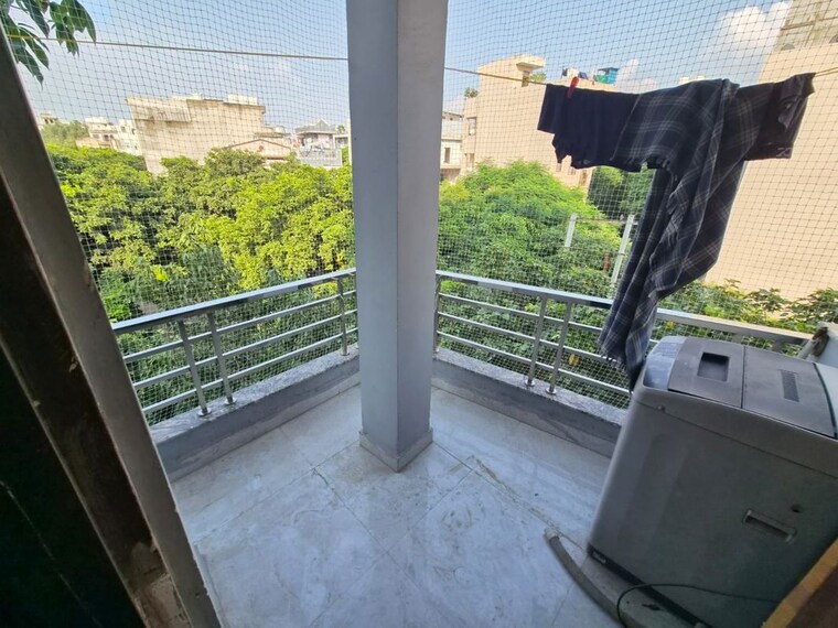 Balcony, sushant lok iii 1 Bedroom 600 Sq.Ft. Builder Floor In Sushant Lok Iii Gurgaon 10690361