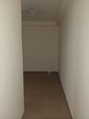 Room in 3 BHK Apartment at Mahagun My Woods, Sector 16c Greater Noida – for Rent