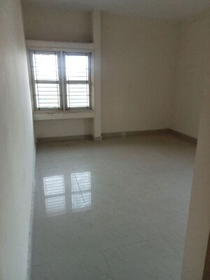 Room in 3.5 BHK Apartment at Greenwood Apartment, Gomti Nagar – for Sale