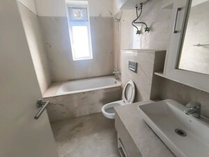 Team Area in 4 BHK Builder Floor at Sector 21 – for Rent