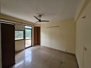 Room in 3.5 BHK Apartment at Karam Hi Dharam Apartment, Sector 55 – for Rent