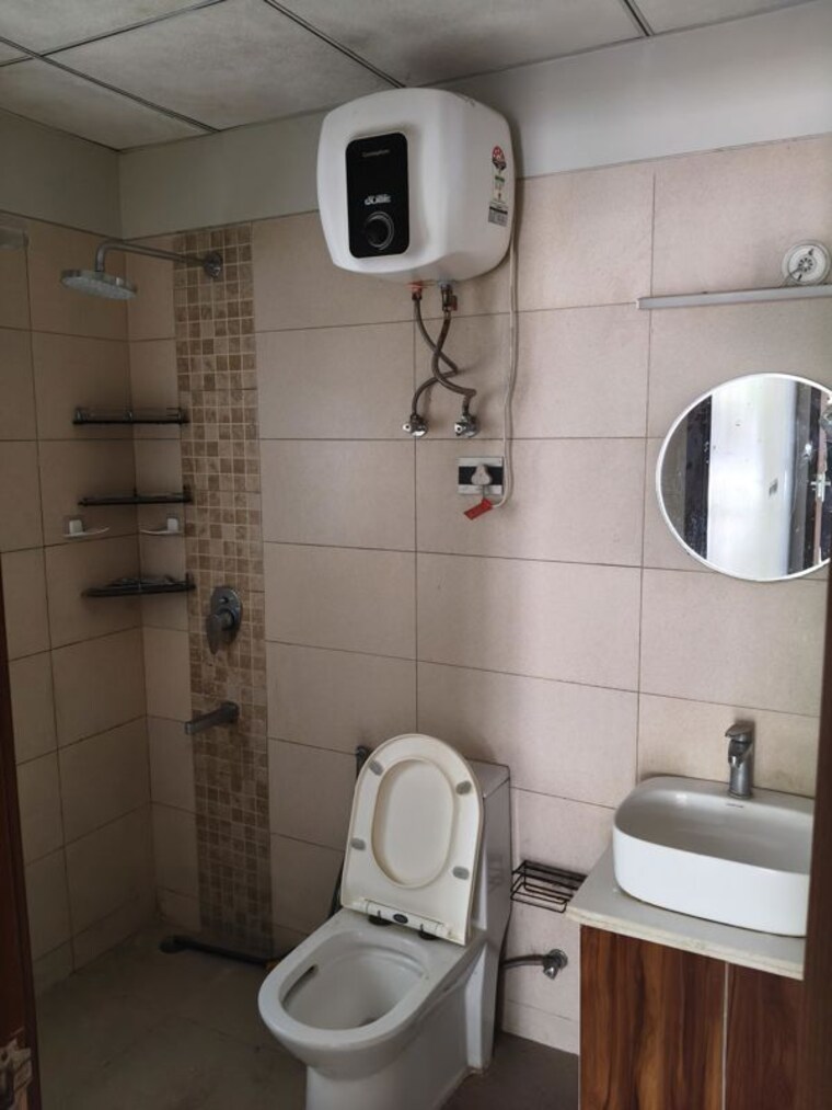 Bathroom, palam vihar 2 Bedroom 1200 Sq.Ft. Builder Floor In Palam Vihar Gurgaon 10690443
