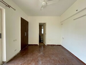 Room in 3 BHK Apartment at Sector 20 – for Rent
