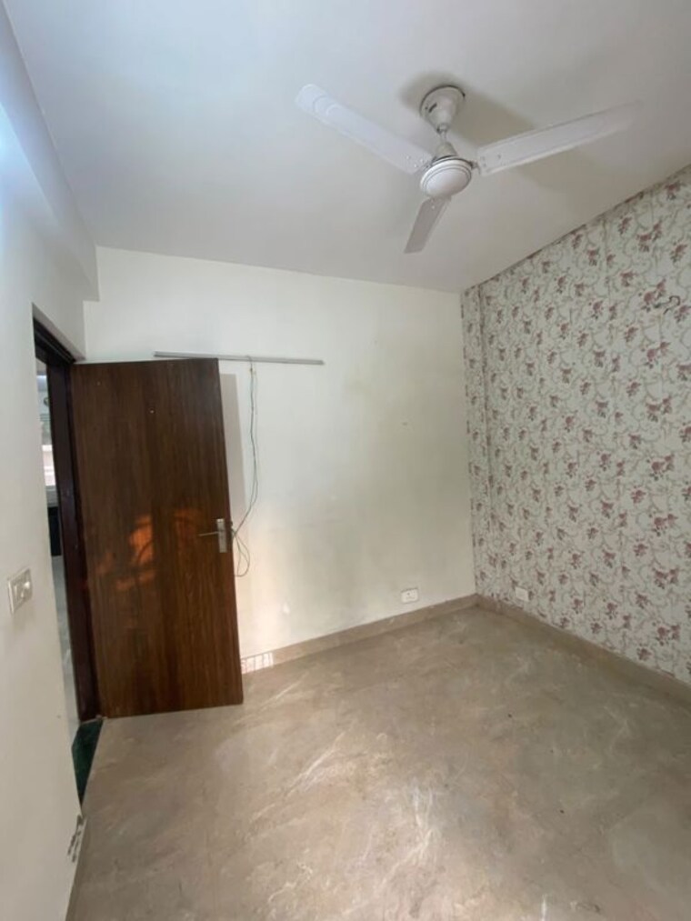 Bathroom, bptp-parkland-pride 3 Bedroom 1130 Sq.Ft. Builder Floor In Sector 77 Faridabad 10690457