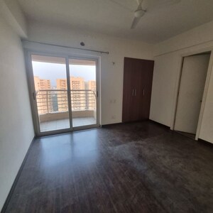 Room in 3 BHK Apartment at Sector 20 – for Sale