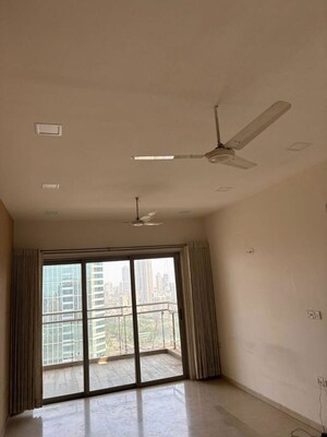 Room in 3 BHK Apartment at Lodha Grandeur, Prabhadevi – for Rent
