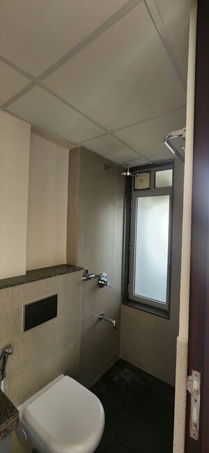 Room in 2 BHK Apartment at Piramal Vaikunth, Balkum Pada – for Rent