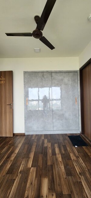 2 BHK Apartment For Rent in Piramal Vaikunth, Balkum Pada