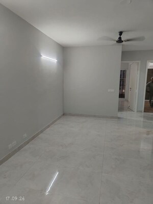 Room in 2 BHK Apartment at Signature Global City, Sector 37d – for Rent