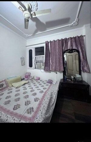 Bedroom in 2 BHK Builder Floor at Manimajra – for Rent