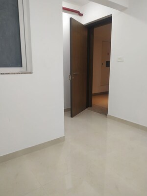 Furnished Amenities in 3 BHK Apartment at Oberoi Eternia, Mulund West – for Rent