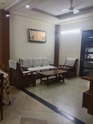 Living Room in 2 BHK Builder Floor at Sector 43 – for Rent