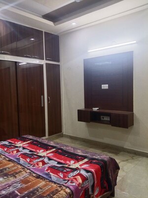 Bedroom in 2 BHK Builder Floor at Sector 43 – for Rent