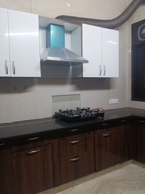 Kitchen in 2 BHK Builder Floor at Sector 43 – for Rent
