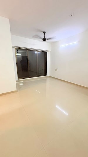 Room in 2 BHK Apartment at Vastu Shanti, Andheri East – for Rent