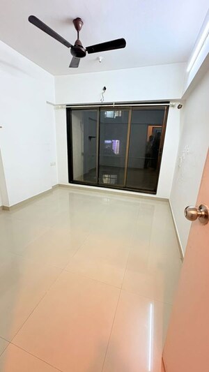 Room in 2 BHK Apartment at Vastu Shanti, Andheri East – for Rent