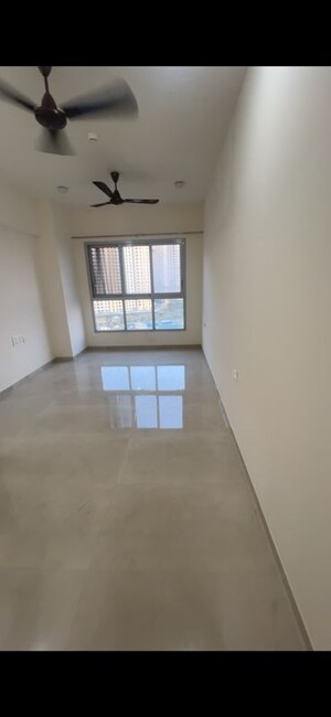 Room in 2 BHK Apartment at Piramal Vaikunth, Balkum Pada – for Rent
