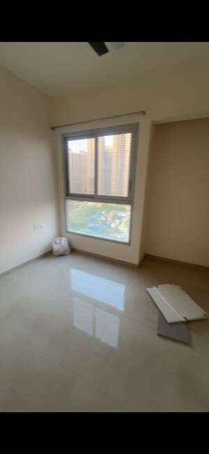 Room in 2 BHK Apartment at Piramal Vaikunth, Balkum Pada – for Rent