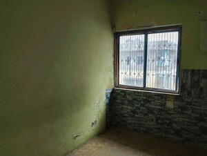 Room in  Apartment at Umarwada – for Sale