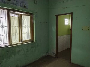 Room in  Apartment at Umarwada – for Sale