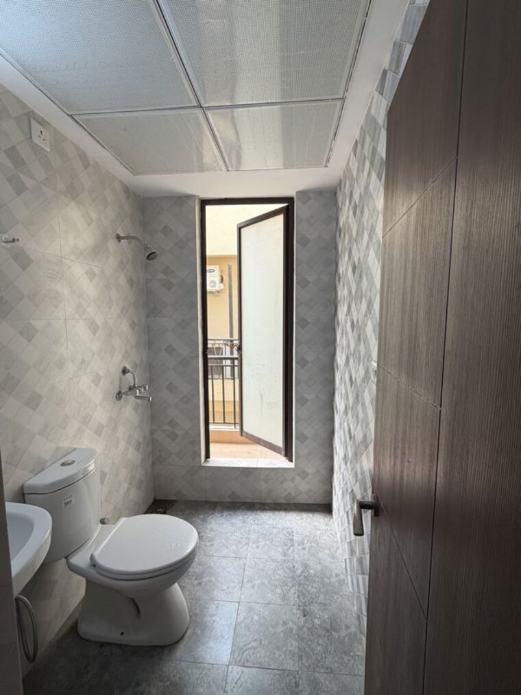 Attached Bathroom, shalimar-mannat 3 Bedroom 1225 Sq.Ft. Apartment In Faizabad Road Lucknow 10690576
