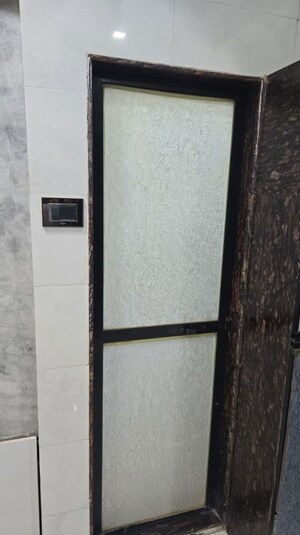 Building Lobby in 1 RK Apartment at Shafaq Tower, Nagpada – for Sale