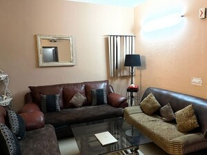 Living Room in 2 BHK Builder Floor at Dlf Phase I – for Rent