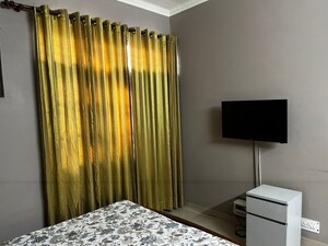Bedroom in 2 BHK Builder Floor at Dlf Phase I – for Rent