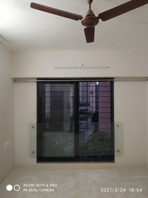 Room in 4 BHK Apartment at The Blue Diamond, Mulund West – for Rent