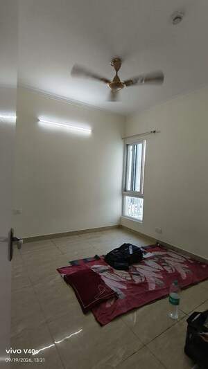 Bedroom in 3 BHK Apartment at Gaur City 7th Avenue, Sector 4 Greater Noida – for Rent
