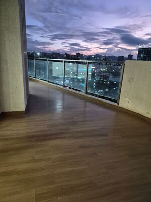 Room in 3 BHK Apartment at Kundan Spaces Emirus, Baner – for Rent