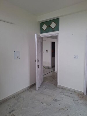 Room in 3 BHK Apartment at SDS NRI Residency, Sector 45 – for Rent