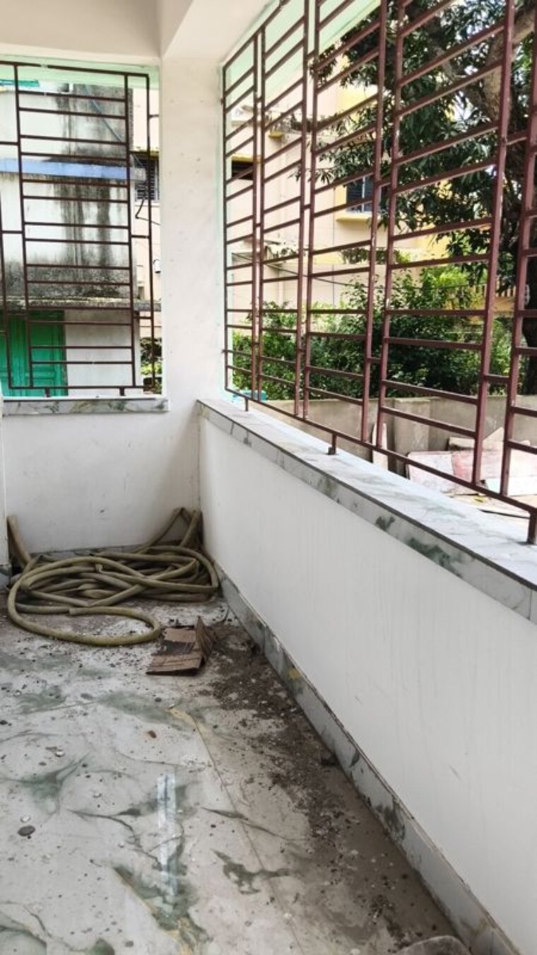 Balcony, delta-abasan 1 Bedroom 676 Sq.Ft. Apartment In Birati Kolkata 10690555