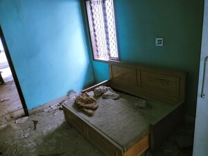 Room in  Builder Floor at Pitampura – for Sale