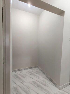 Room in 2 BHK Apartment at Matunga West – for Rent