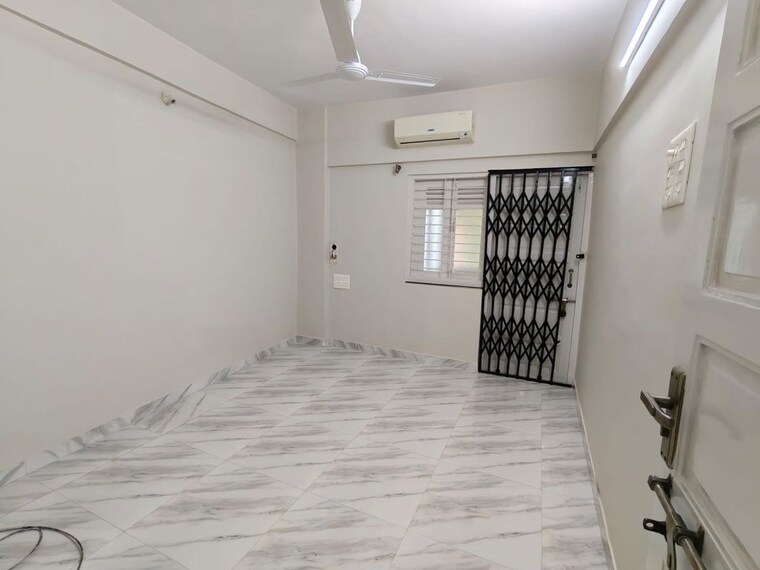 Room, matunga west 2 Bedroom 750 Sq.Ft. Apartment In Matunga West Mumbai 10690812