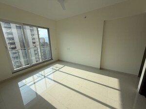 Room in 3 BHK Apartment at Thane West – for Rent