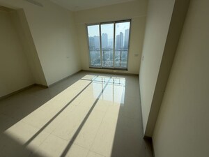Room in 3 BHK Apartment at Thane West – for Rent