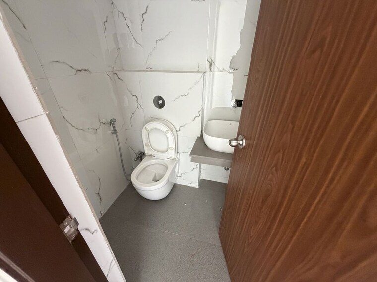 Bathroom, thane west 3 Bedroom 1280 Sq.Ft. Apartment In Thane West Thane 10690831