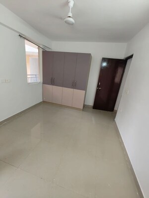Room in 3 BHK Apartment at Landmark The Homes 81, Sector 81 – for Rent