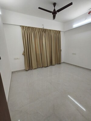 Room in 3 BHK Apartment at Prerna Apartment Andheri, Andheri West – for Rent